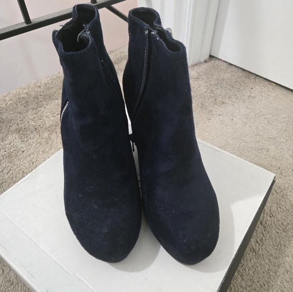 Boots - Picture 5 of 8